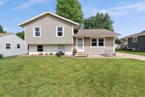 3828 Spruce Hills Drive, Cedar Falls, IA 50613