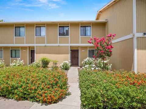 4885 Backer Avenue N, Fresno, CA 93726