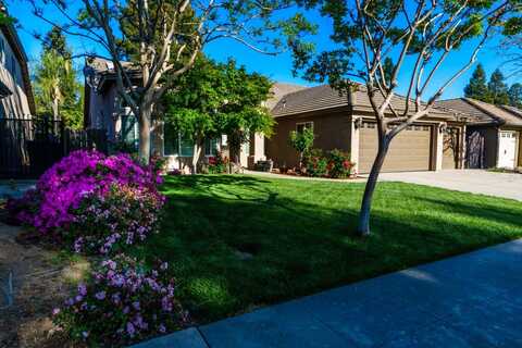 9930 Rowell Avenue N, Fresno, CA 93720