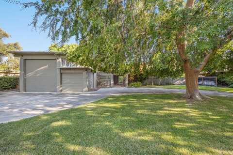 1095 San Ramon Avenue W, Fresno, CA 93711