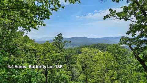 601 Butterfly Blvd, Franklin, NC 28734