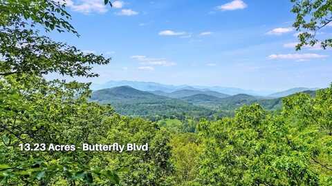 640 Butterfly Blvd, Franklin, NC 28734
