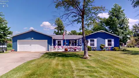 17 Adams Drive, Fremont, OH 43420