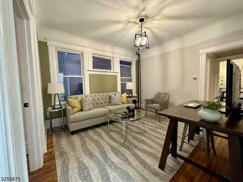 22 Mission St, Montclair, NJ 07042