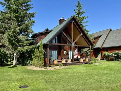 1108 Marina Drive, Cheboygan, MI 49721