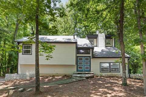 671 LOST CREEK Circle, Stone Mountain, GA 30088