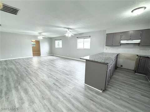1720 SW Santa Barbara Place, Cape Coral, FL 33991
