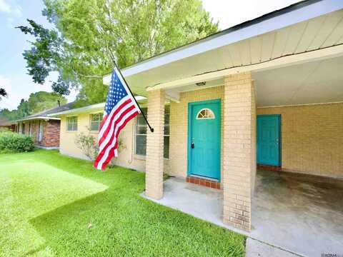 5850 Grand Dr, Baton Rouge, LA 70812