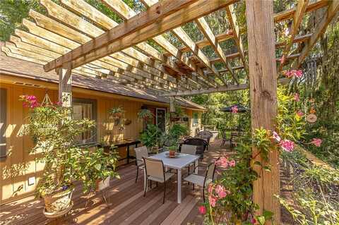 102 St Clair Parkway, Saint Simons Island, GA 31522