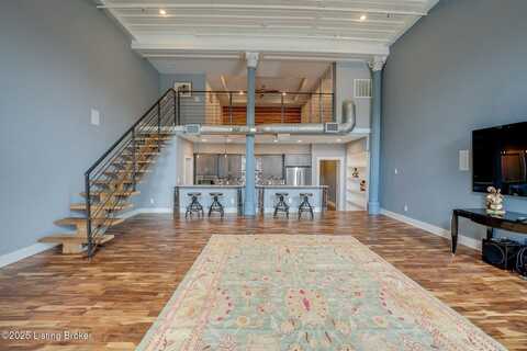 415 E Market St, Louisville, KY 40202