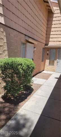 5245 Golden Lane, Las Vegas, NV 89119