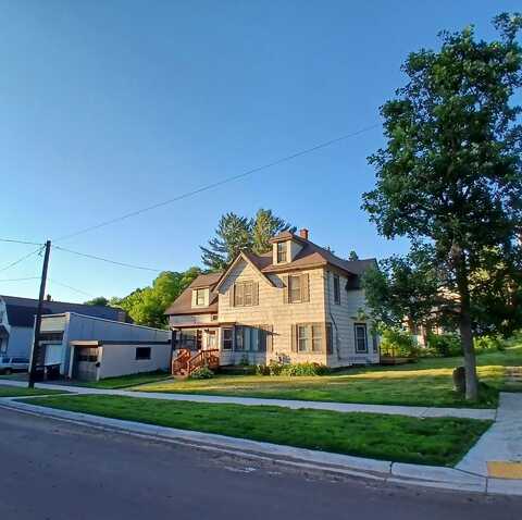 402 ALBANY ST N, Ironwood, MI 49938