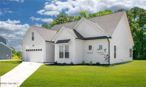 824 Fairway Road, Ayden, NC 28513
