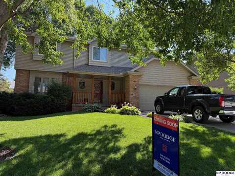 809 Joseph Drive, Papillion, NE 68046
