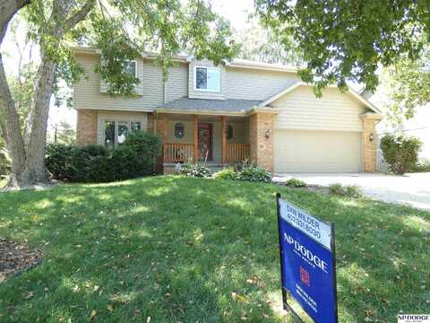809 Joseph Drive, Papillion, NE 68046