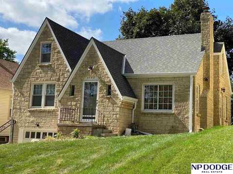 4542 Poppleton Avenue, Omaha, NE 68106