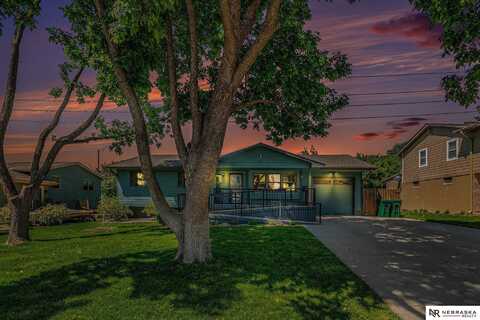 8752 S Glenview Drive, La Vista, NE 68128