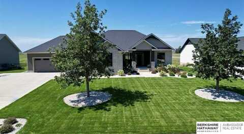 6752 56th Avenue Place, Columbus, NE 68601