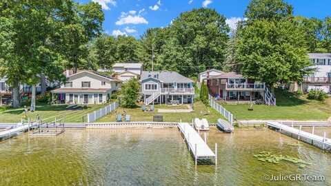 11986 Reyburn Drive NE, Sparta, MI 49345