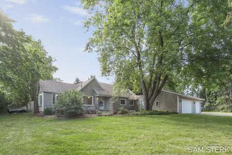 6780 Northland Drive NE, Rockford, MI 49341