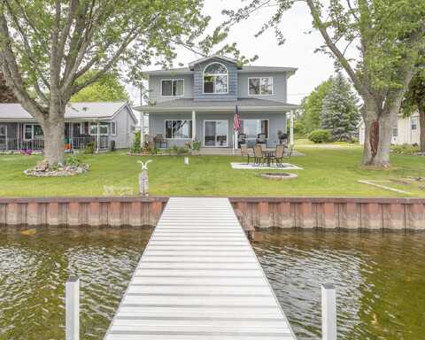 11105 Hahn Beach Drive, Evart, MI 49631