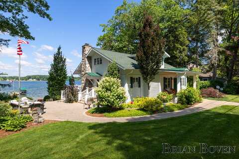 2625 Elmwood Drive, Pierson, MI 49339