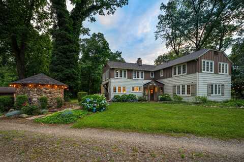 87132 CR 687, Hartford, MI 49057