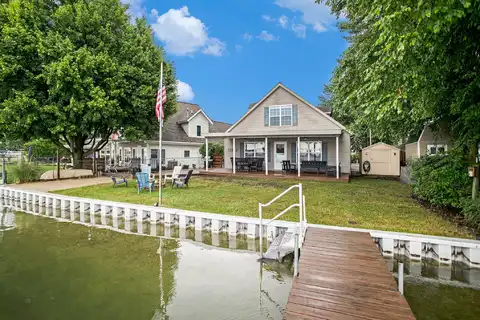 4222 W Joy Road, Shelbyville, MI 49344