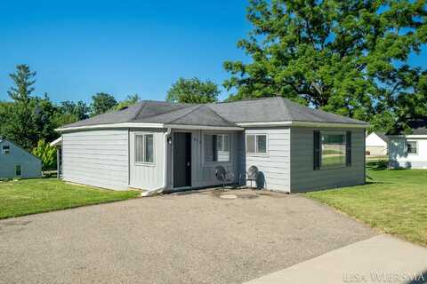 615 Prospect Street, Ionia, MI 48846
