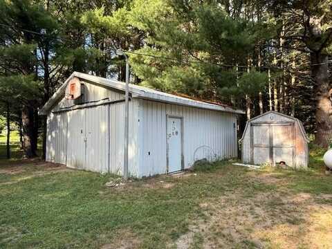 1422 E Monroe Street, White Cloud, MI 49349