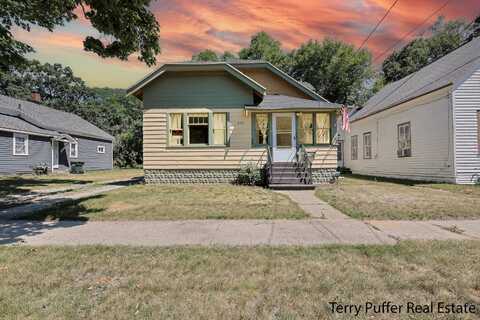 594 Oak Avenue, Muskegon, MI 49442