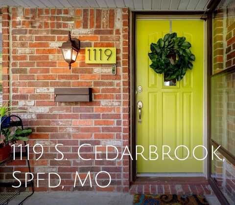 1119 S Cedarbrook Avenue, Springfield, MO 65804