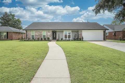 138 E Parkway Street, Lake Charles, LA 70605