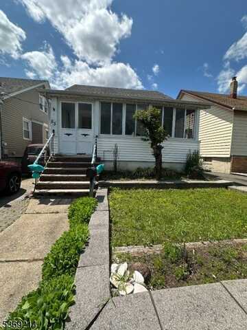 55 Center St, Belleville, NJ 07109