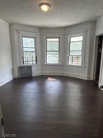 37 Springdale Ave, Newark, NJ 07107