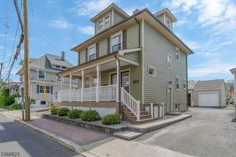 32 Maple St, Somerville, NJ 08876