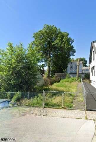 10 Lenox St, Newark, NJ 07106