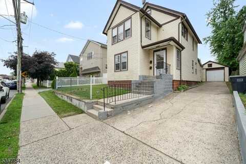 86 W Main St, Bergenfield, NJ 07621
