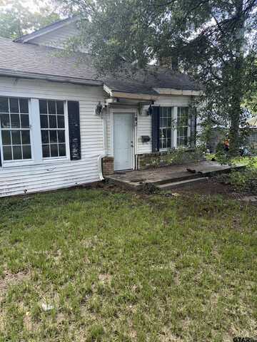 107 Acorn Dr., Marshall, TX 75670