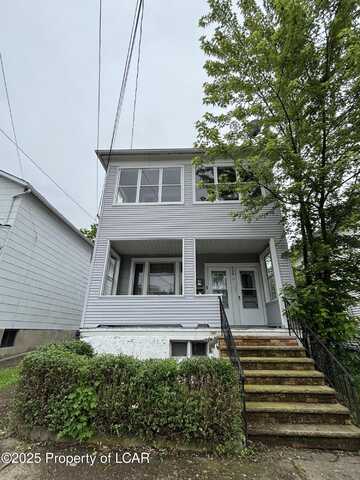 539 N Franklin St, Beach Haven, PA 18702