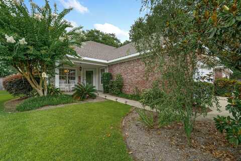 313 Sweetwater Ln., Hattiesburg, MS 39402