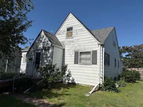 70 S Lincoln, Russell, KS 67665