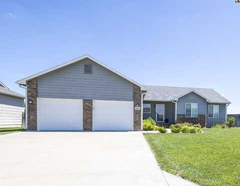 525 Foxfire St, McPherson, KS 67460