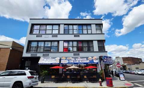 30 HOWE AVE, Passaic, NJ 07055