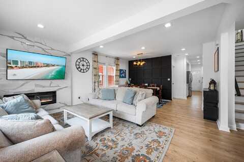 725 4TH ST, Secaucus, NJ 07094