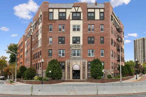 7435 BLVD EAST, North Bergen, NJ 07094