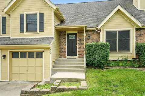 906 N Cedarcrest Drive, Olathe, KS 66061