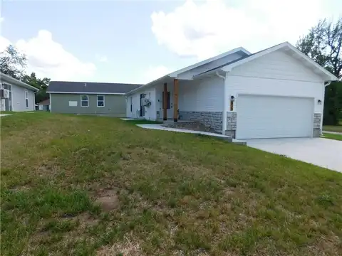 615 W Ashland Street, Nevada, MO 64772