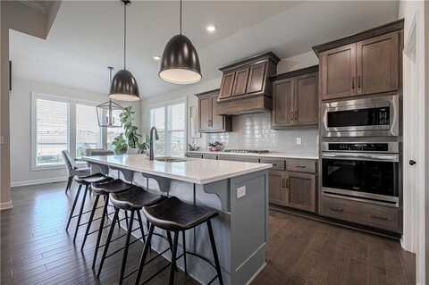 1527 SW Arbor Falls Drive, Lees Summit, MO 64082