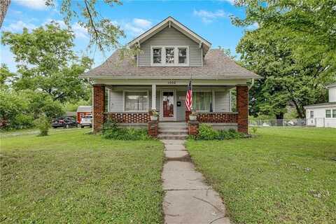 1002 S Olive Street, Holden, MO 64040